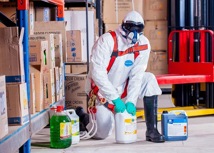 silo-cleaning-worker silo-cleaning-worker
